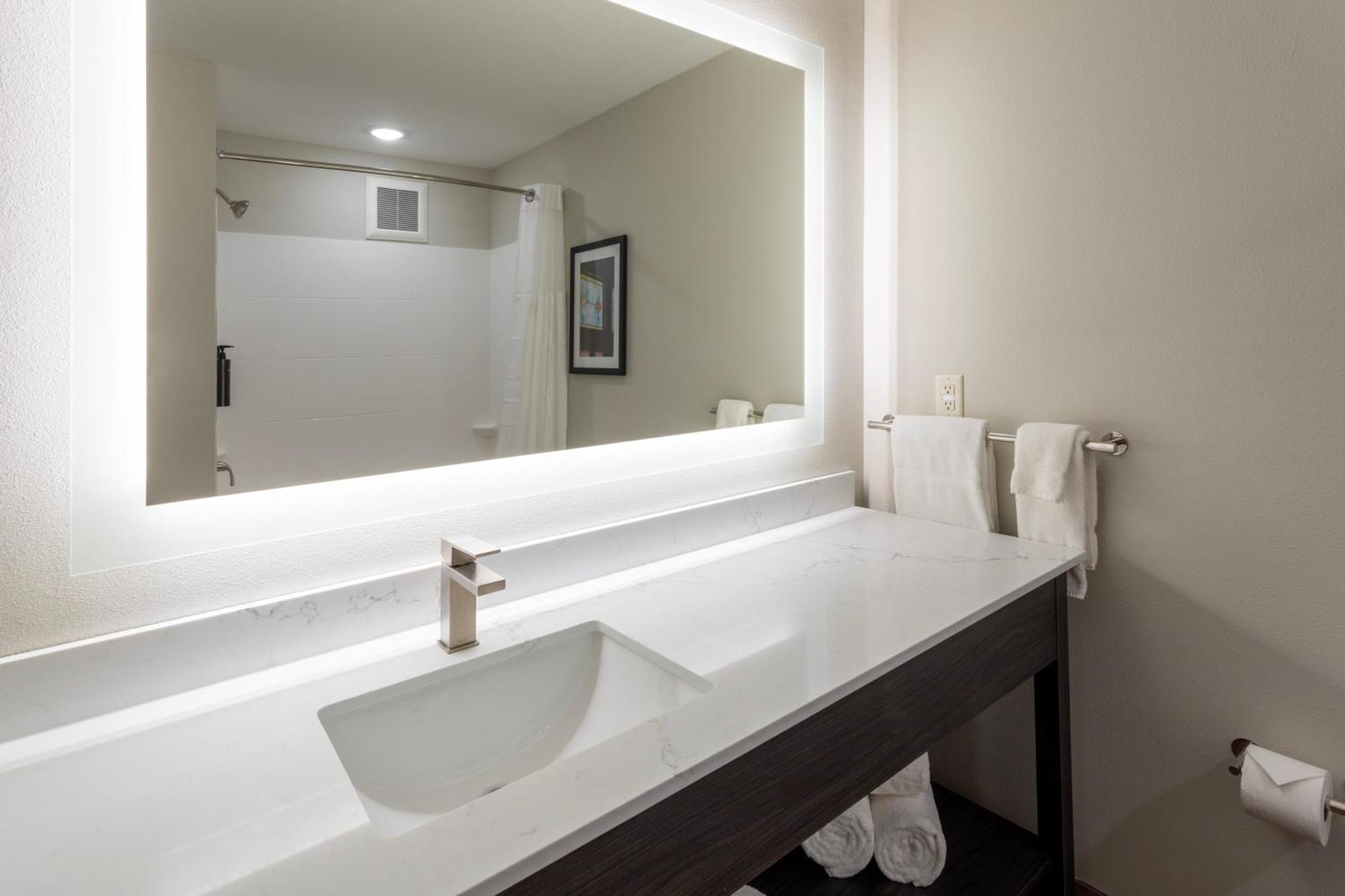 Grandstay Hotel & Suites Algona Екстериор снимка
