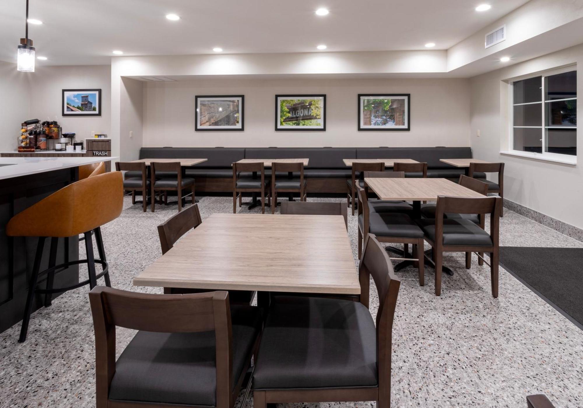 Grandstay Hotel & Suites Algona Екстериор снимка